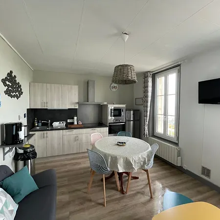 Superbe Front De * لوك-سور-مير